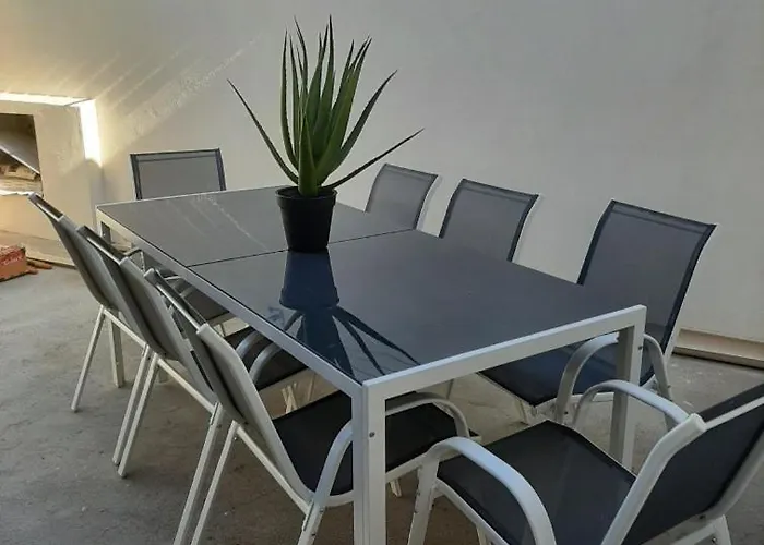 La Leucatine Classee 4 Etoiles, 2 ,1 Canape Convertible Dans Le Salon Et 2 Salles D'eau