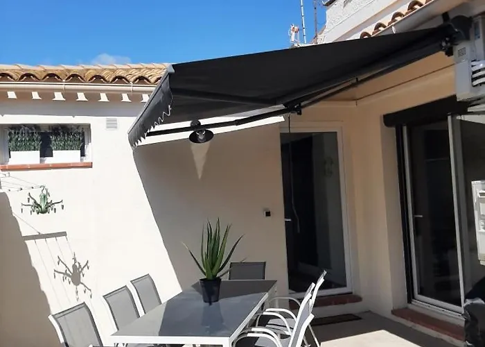 Дом отдыха La Leucatine Classee 4 Etoiles, 2 ,1 Canape Convertible Dans Le Salon Et 2 Salles D'eau